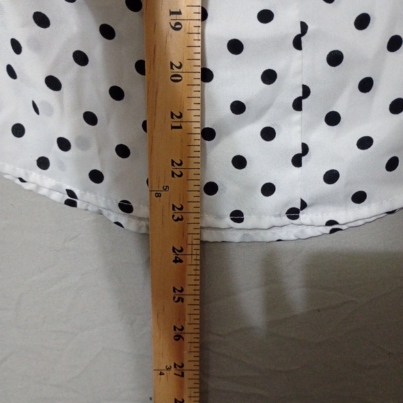 Coco & Main Women’s White & Black Polka Dot Sleeveless Blouse-Keyhole Back-Sz M - Picture 5 of 5